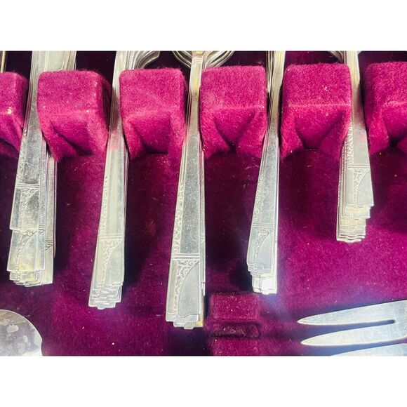 Oneida Nobility Caprice Silverplate Flatware Set 93 Pieces - Picture 5 of 11